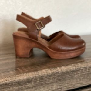 b.o.c Natasha Brown Clog